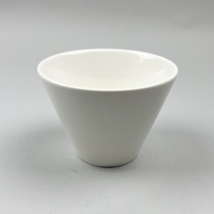 OSARA New York Spruce Solid White Ceramic Bowl 4.5 inch dia. 14 oz for breakfast bowl, soup, side salad, small entress, and dessert.