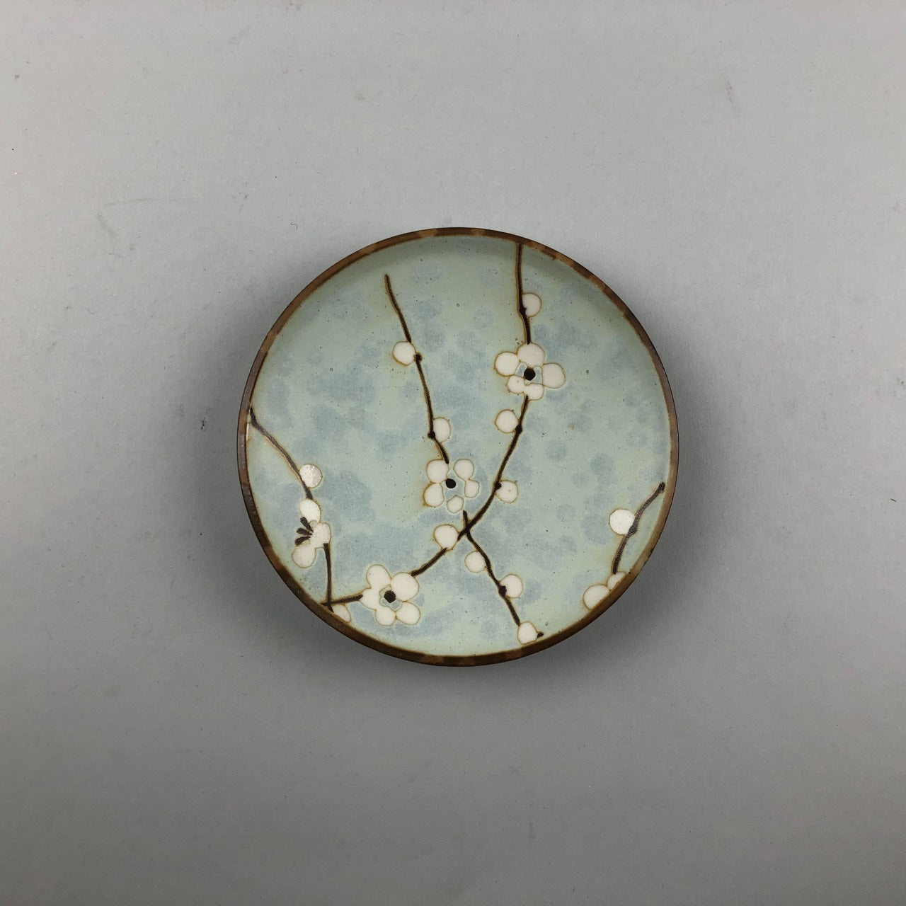 Hakubai Round Plates in three sizes, 3.5"dia., 7.5"dia., and 11.5"dia.