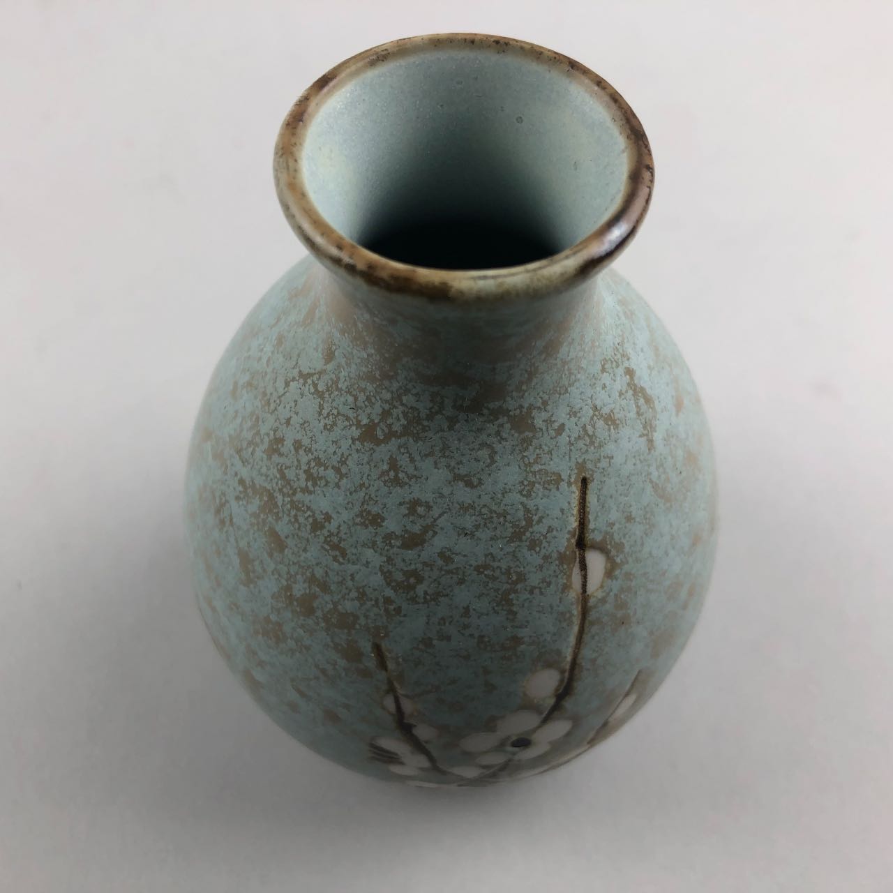 Hakubai White Plum Flower sake carafe(10 oz) and four cups set, made in Japan