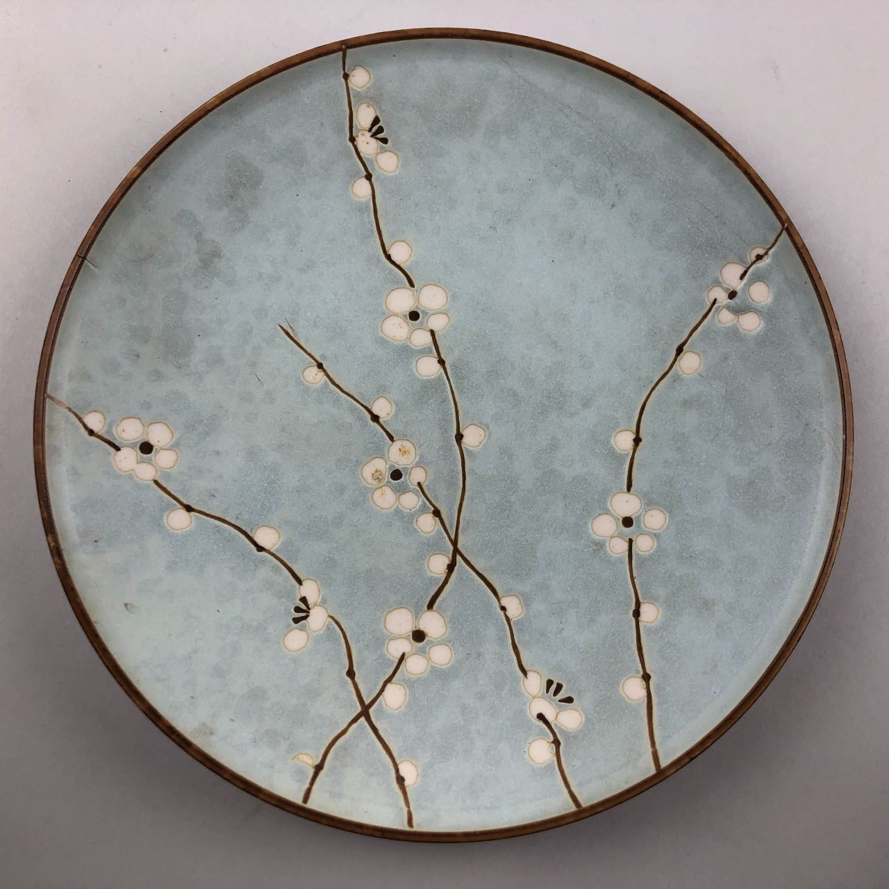 Hakubai Round Plates in three sizes, 3.5"dia., 7.5"dia., and 11.5"dia.