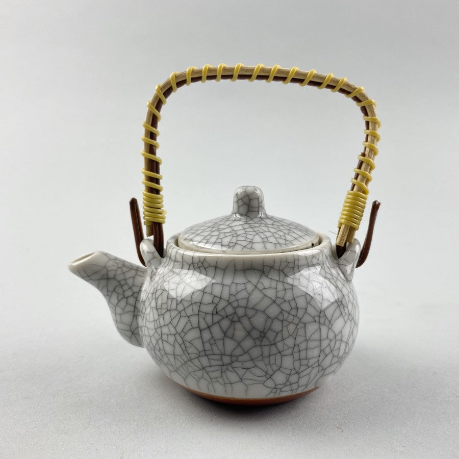 Sabaku cracked design gray soy sauce pourer Japanese Restaurant Supply Bowery Discount Sale OSARA New York