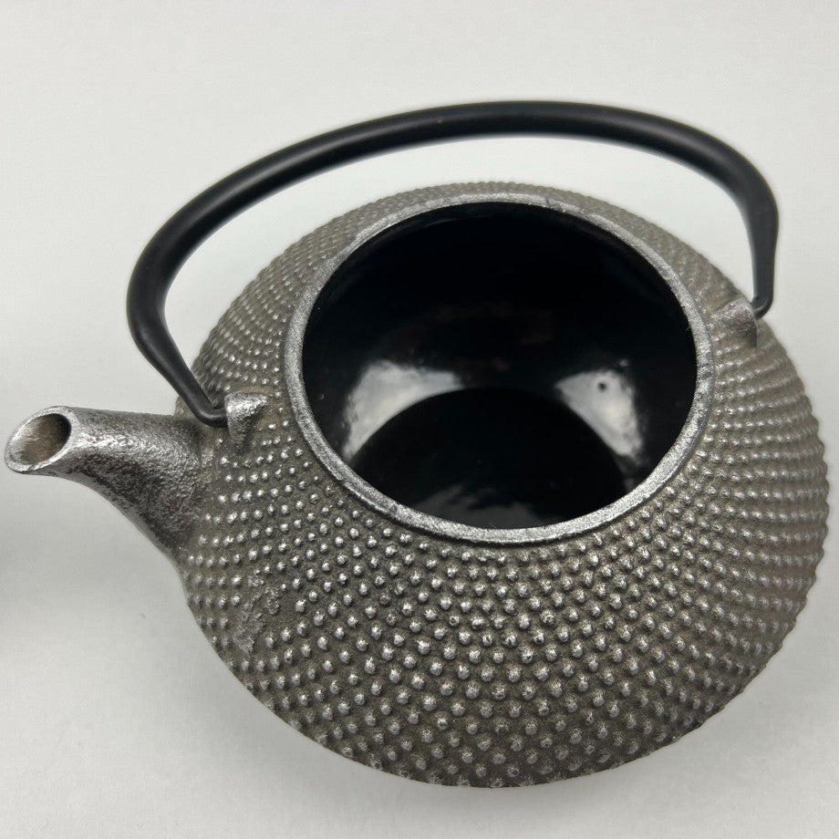 Nanbu Silver Dots Cast Iron teapot made in Japan restaurant supply Bowery New York Sale Discount