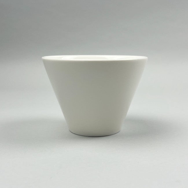 OSARA New York Spruce Solid White Ceramic Bowl 4.5 inch dia. 14 oz for breakfast bowl, soup, side salad, small entress, and dessert.