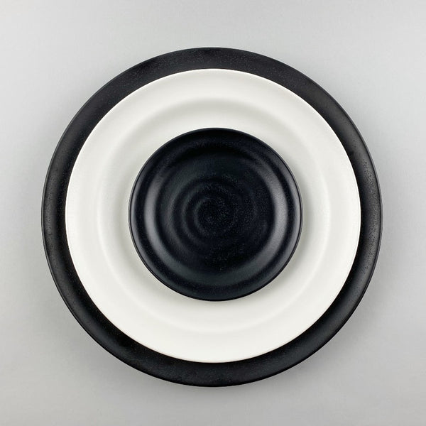 Hamon Melamine Matte Black and White ROund Plate All Restaurant Supply Bowery Discount Sale OSARA New York