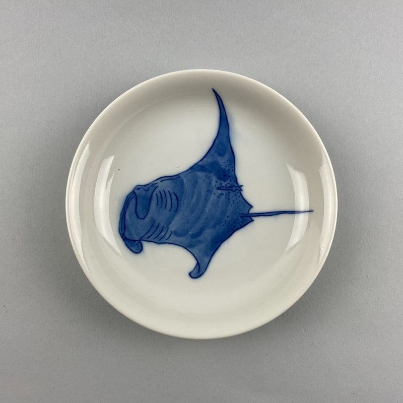 Manta Ray Small - Medium Round Plate, 4 3/4" dia.